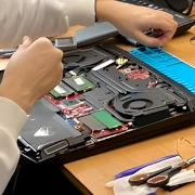 Riparazione di computer portatili in officina